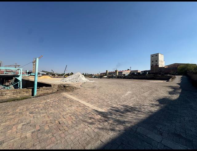 22,490M² INDUSTRIAL YARD TO LET IN CHAMDOR